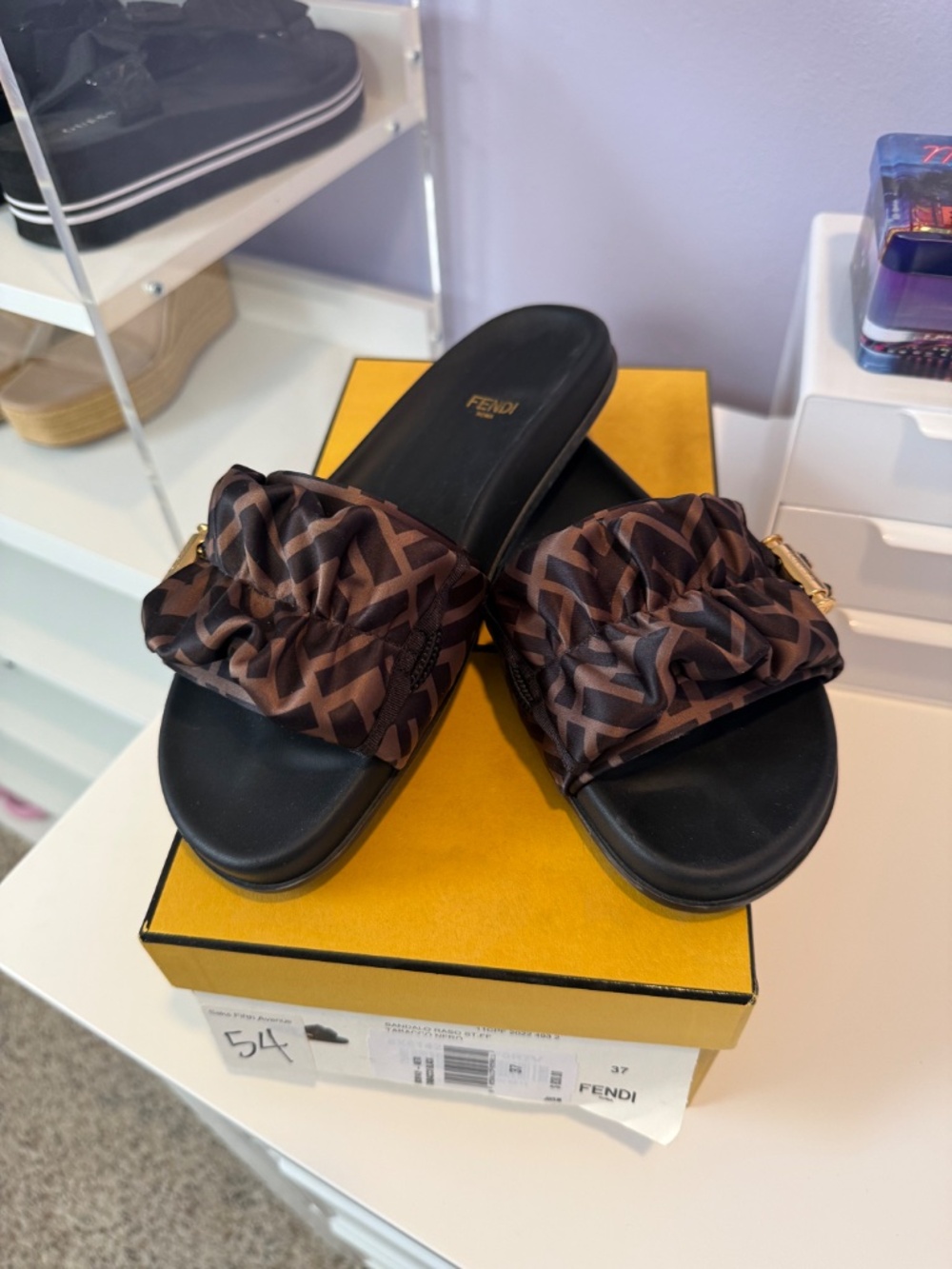 Fendi logo Slides - Picture 2 of 4